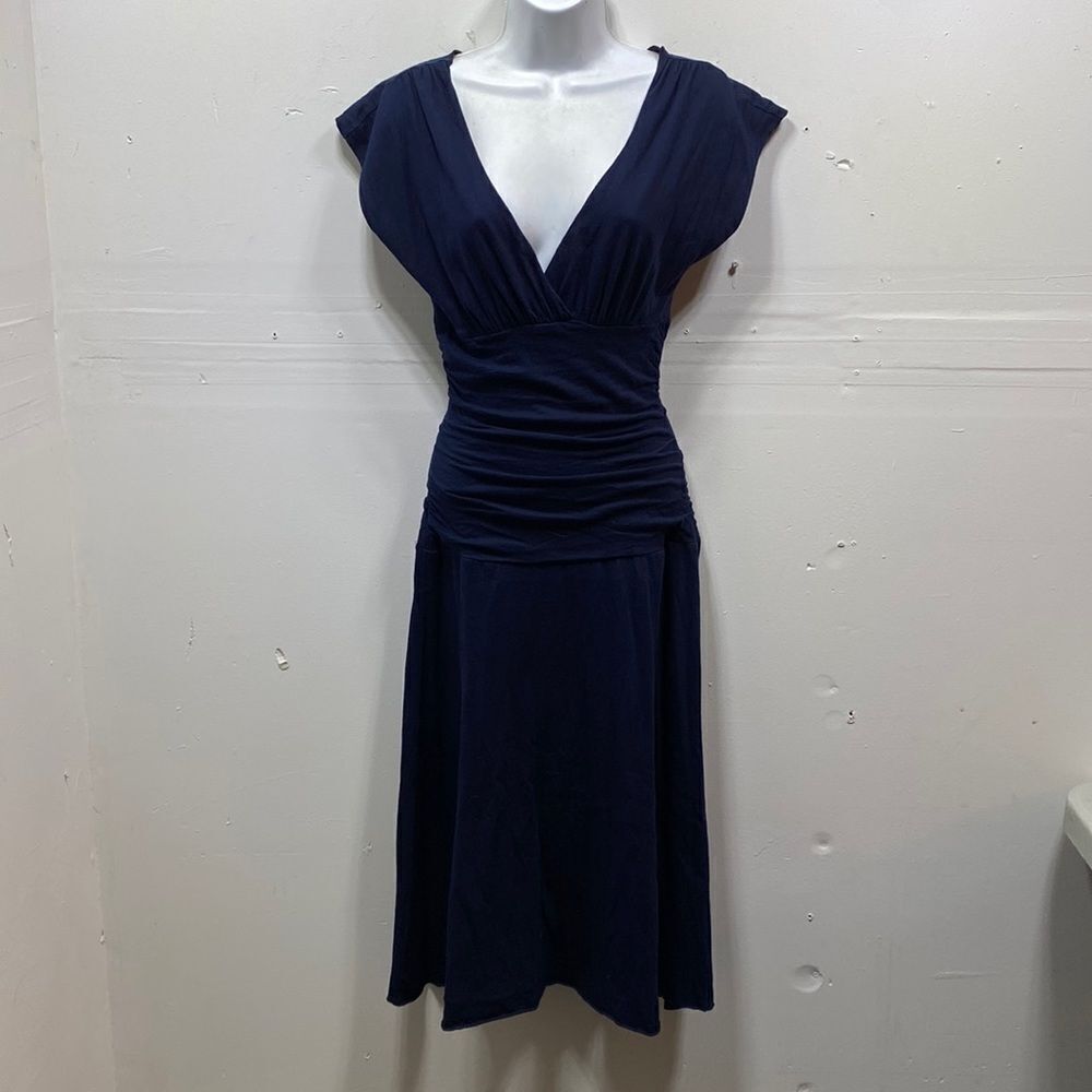 Velvet by Graham & Spencer V Neck Banded Waist Midi Dress Small